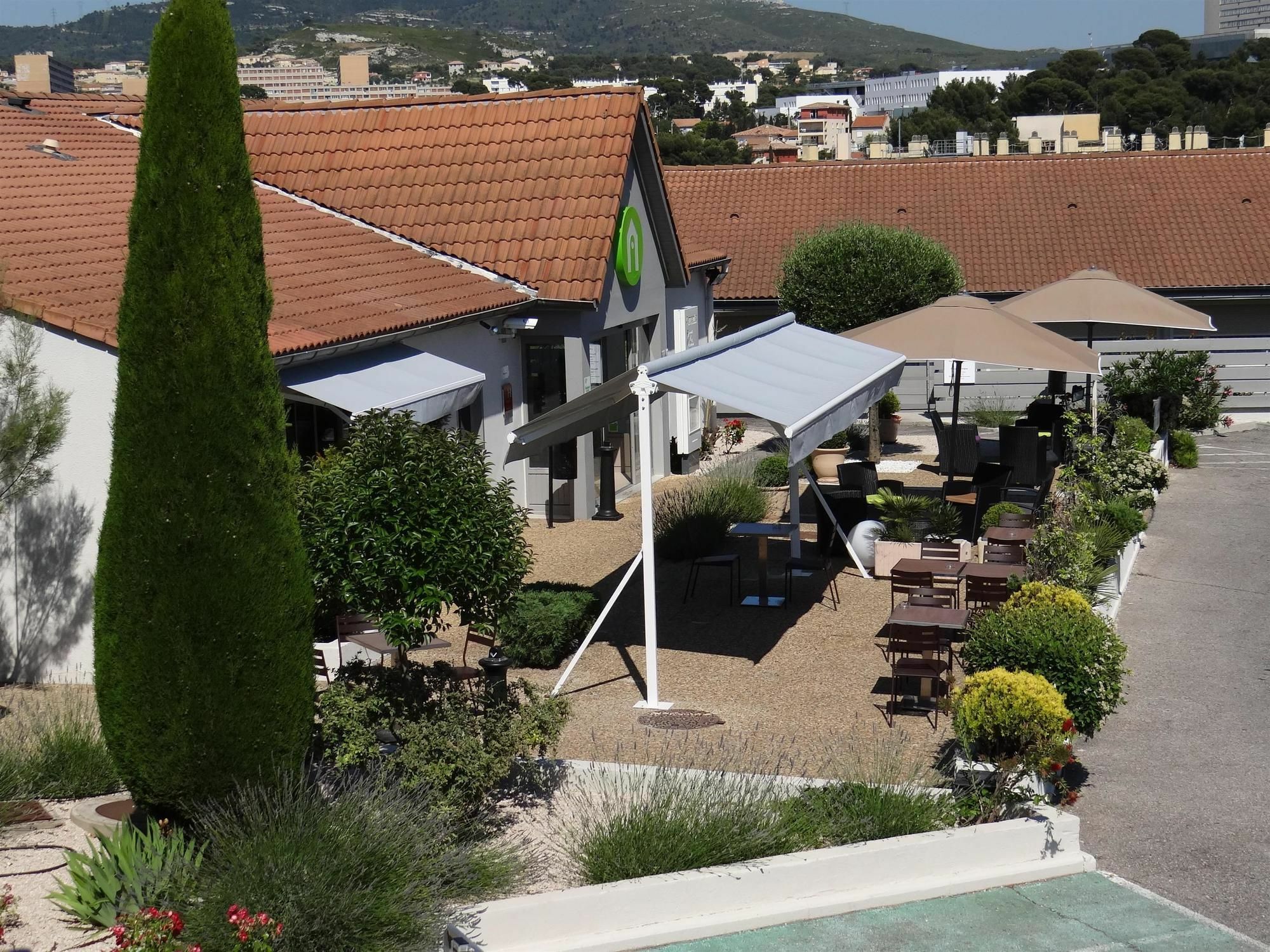 Hotel Campanile Marseille Saint Antoine Esterno foto